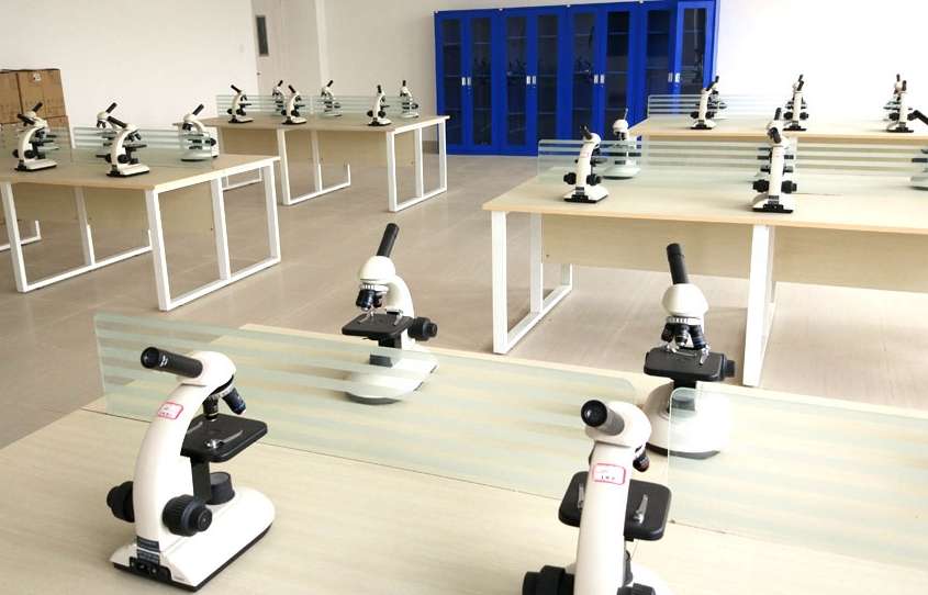 乐山市医药科技高级技工雷竞技官网竞猜
 2025 年春招报名电话等你来