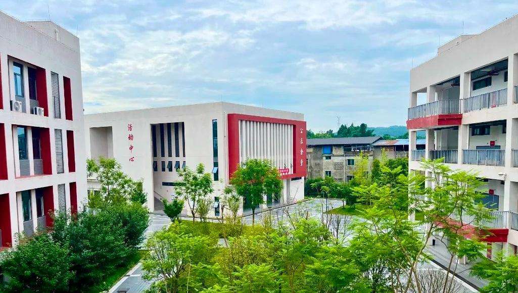成都成工科技工程技工雷竞技官网竞猜
2025年招生简章