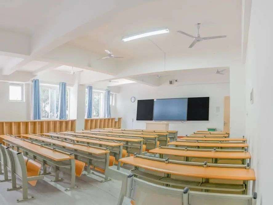 ���۽���