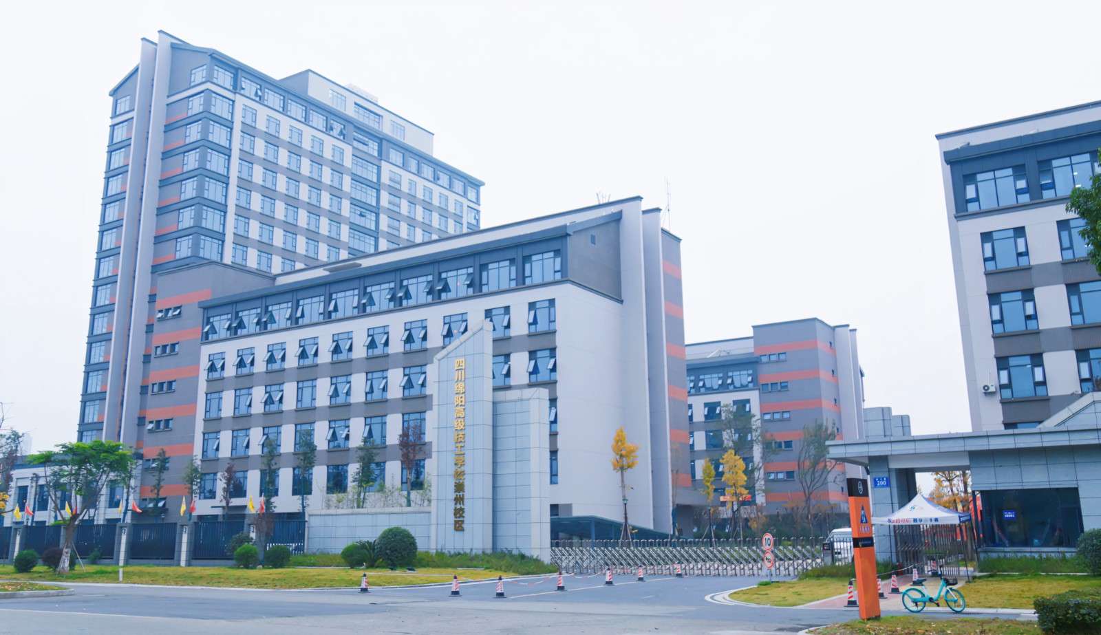 �Ĵ������߼������׾���������������У�����