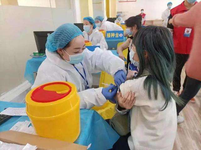 四川文化传媒职业学院7800余名师生积极接种新冠疫苗